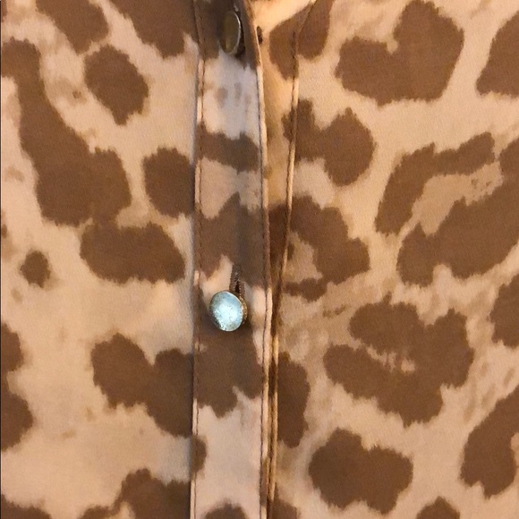 100% silk Banana Republic Blouse - Picture 3 of 3